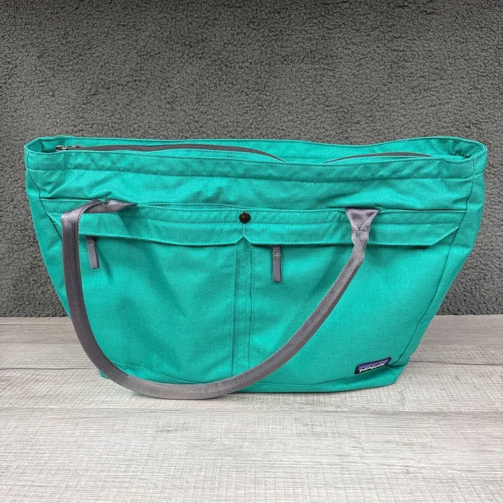 Patagonia Transport Tote 20L Green Laptop Bag Travel Briefcase Padded 49460‎